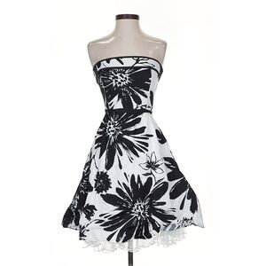 Vintage Y2K Snap Floral Mini Dress Black and White Ruffle Hem Rockabilly Size 3